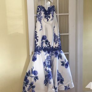 Mac Duggel prom dress